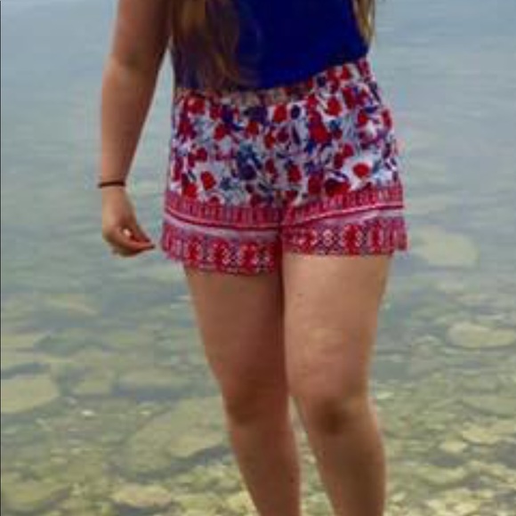 High waisted patterned shorts - Picture 3 of 3